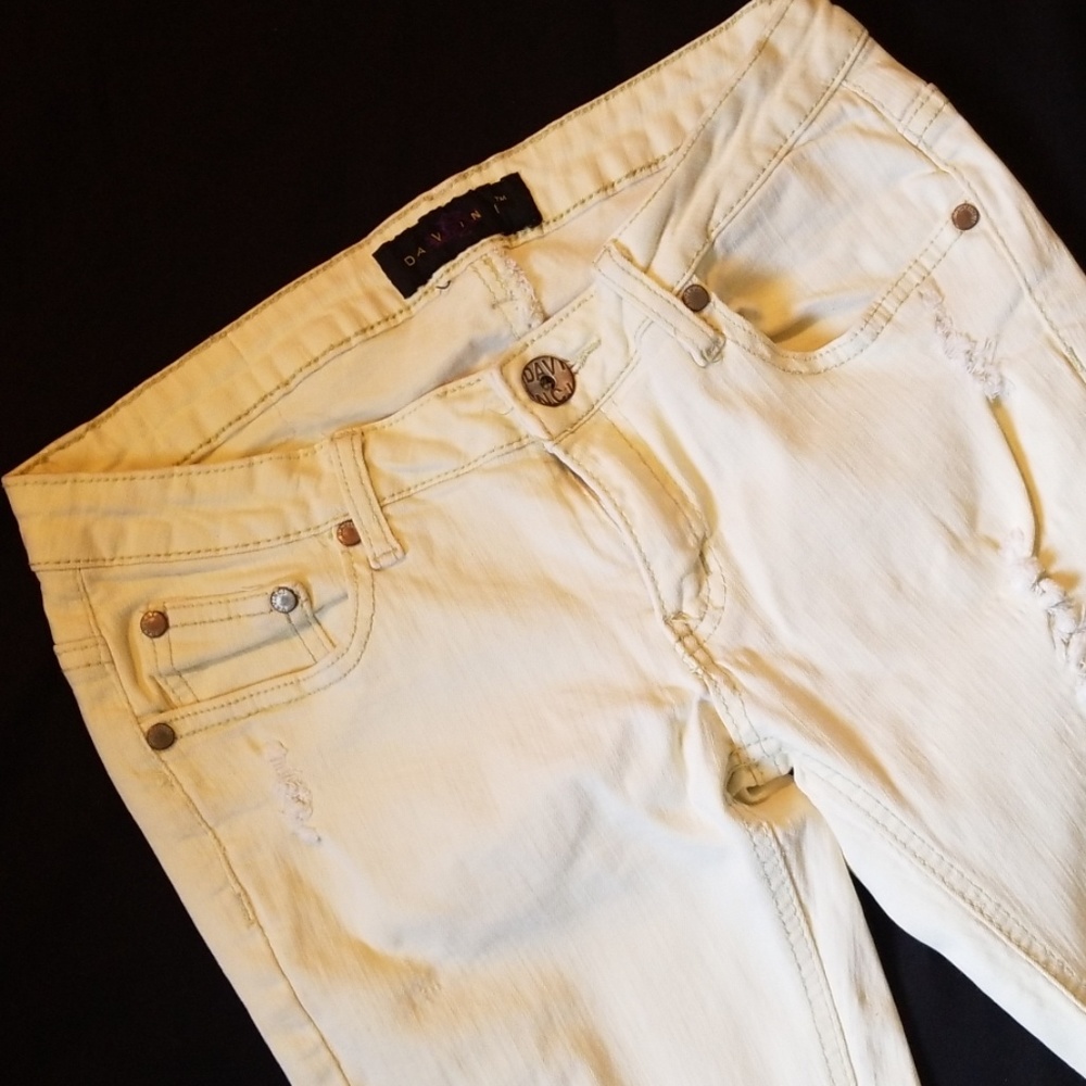 DISTRESSED JEAN'S - Picture 4 of 8